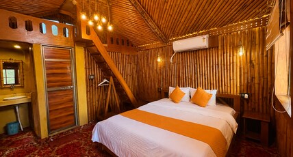La Pahi Palace - Premium Banquet & Resort Room Type - Family Bamboo Cottage