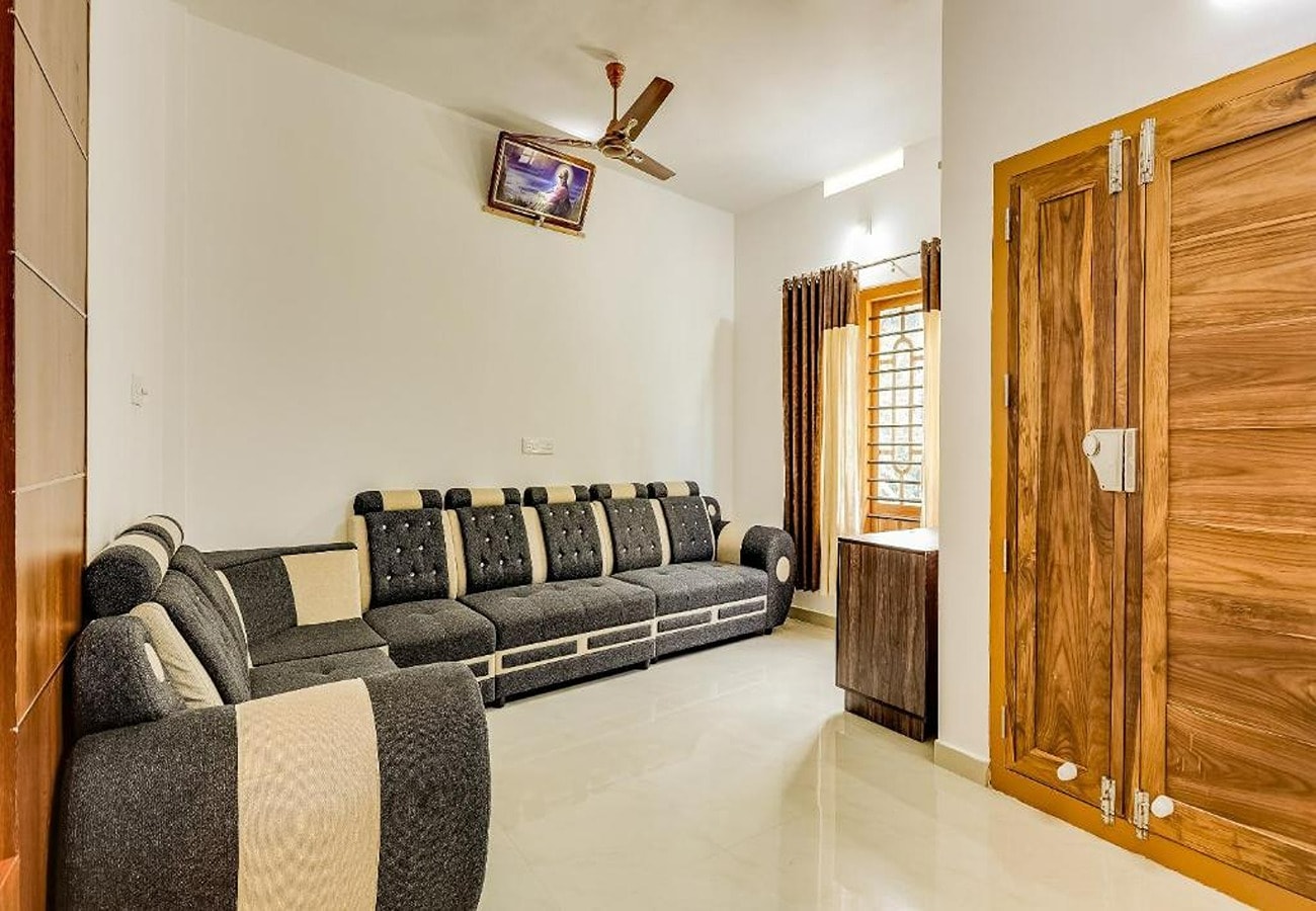 Butterfly Homestay - Tap to explore photos