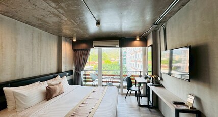 Aspira Central Patong Room Type - Premier King Room