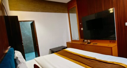 THE ROYAL HOTEL Room Type - Super Deluxe Room