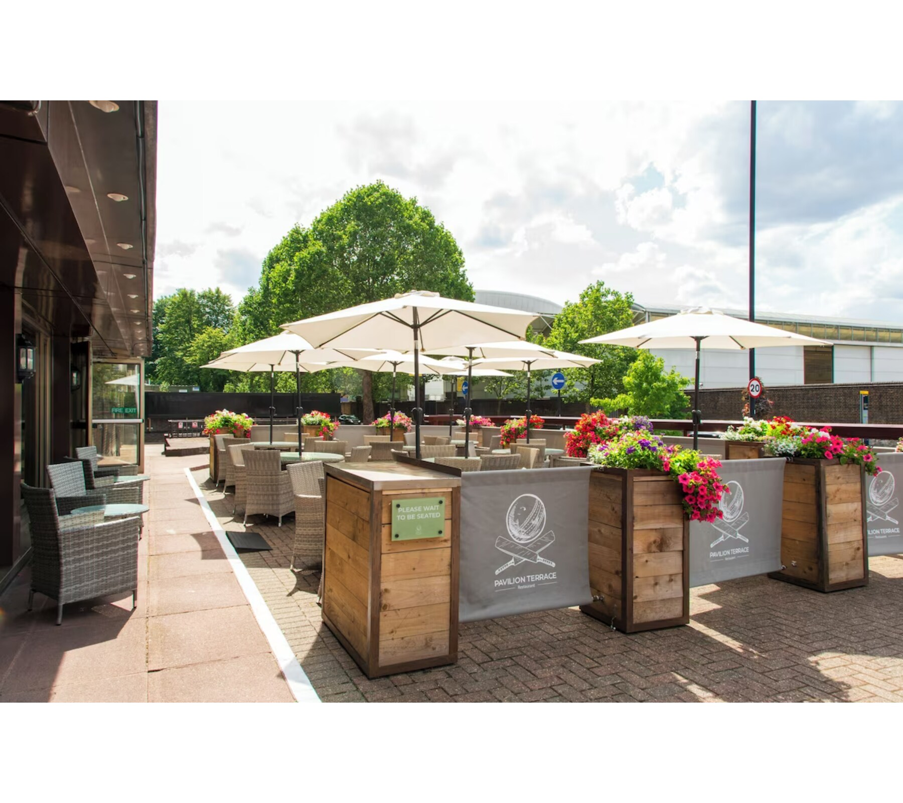 Danubius Hotel Regents Park - Tap to explore photos