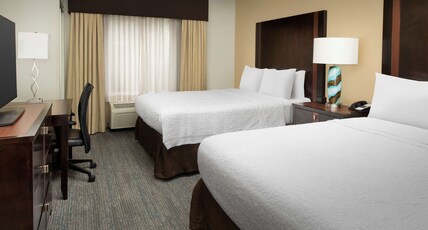 Hampton Inn & Suites Alpharetta Room Type - 2 QNS HEARING ACC NOSMOK
