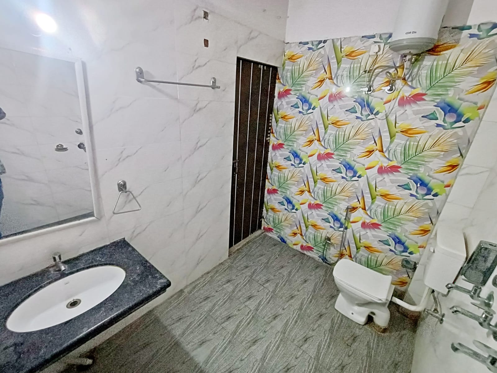 Cedar Inn Homestay - Tap to explore photos