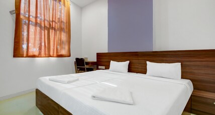 Hotel Nirvana Grace - Vile Parle Room Type - Deluxe Room