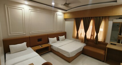 Hotel Sajan Palace Room Type - Triple Bedded Superior Family Room