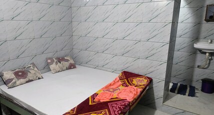 Shubham Homestay Room Type - Deluce Room | Non-AC 104