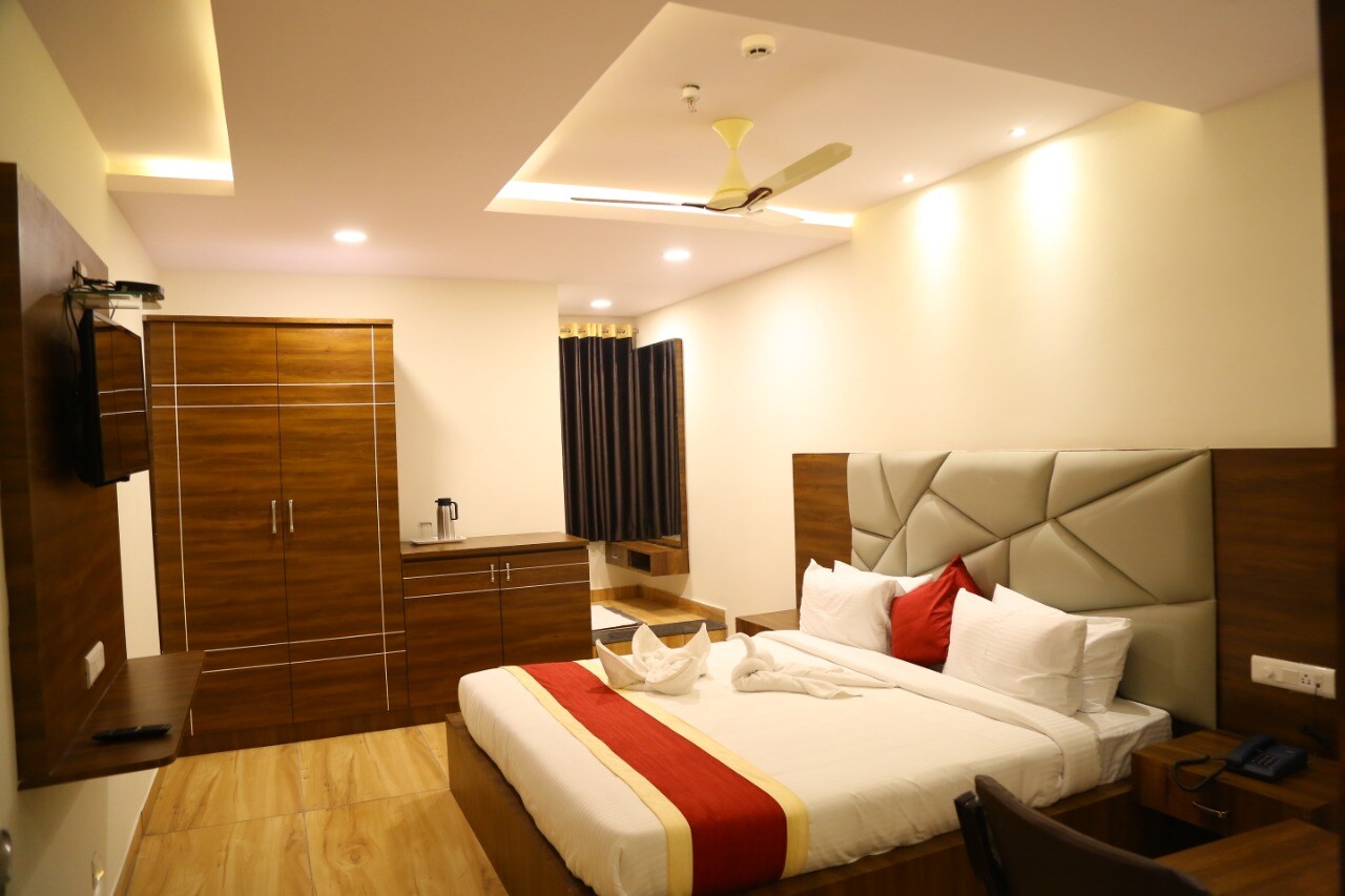 Hotel M GRAND - Tap to explore photos