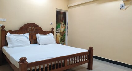 AAA COTTAGE Room Type - AC Deluxe Double bed