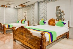 Treebo Golden Inn, 700 Mtrs From Promenade Beach