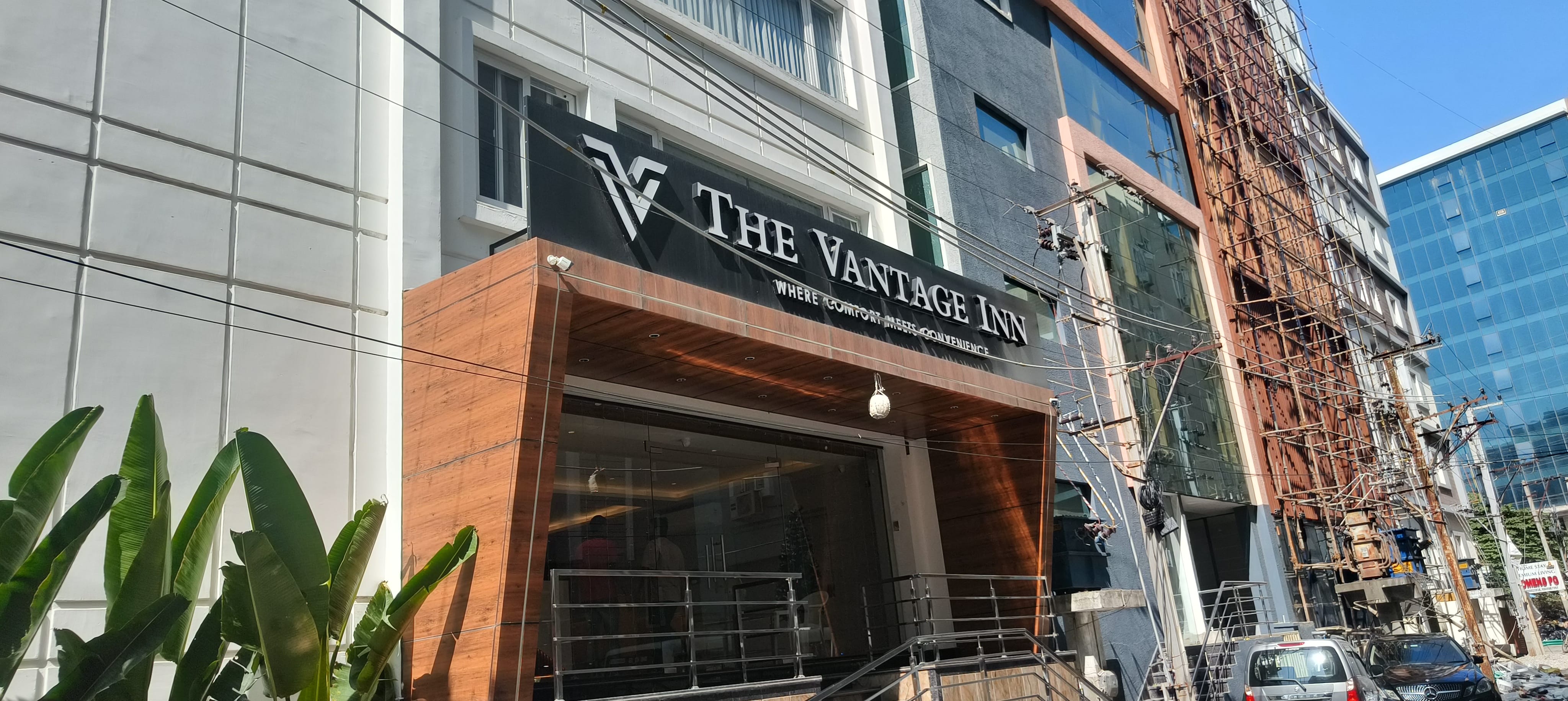 The Vantage Inn - Tap to explore photos
