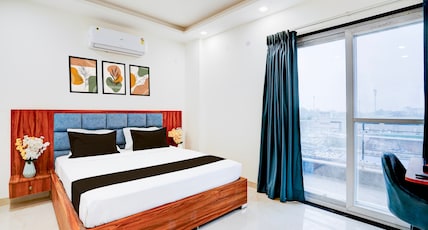 Super Townhouse Sector 93 Noida Expressway Room Type - Classic with Balcony