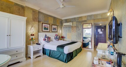Ravine hotel Room Type - Valley side with Balcony (Partial View)