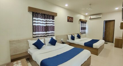 Hotel Palm Residency Room Type - SUPER DELUXE 2 Bed(4 person) AC Room
