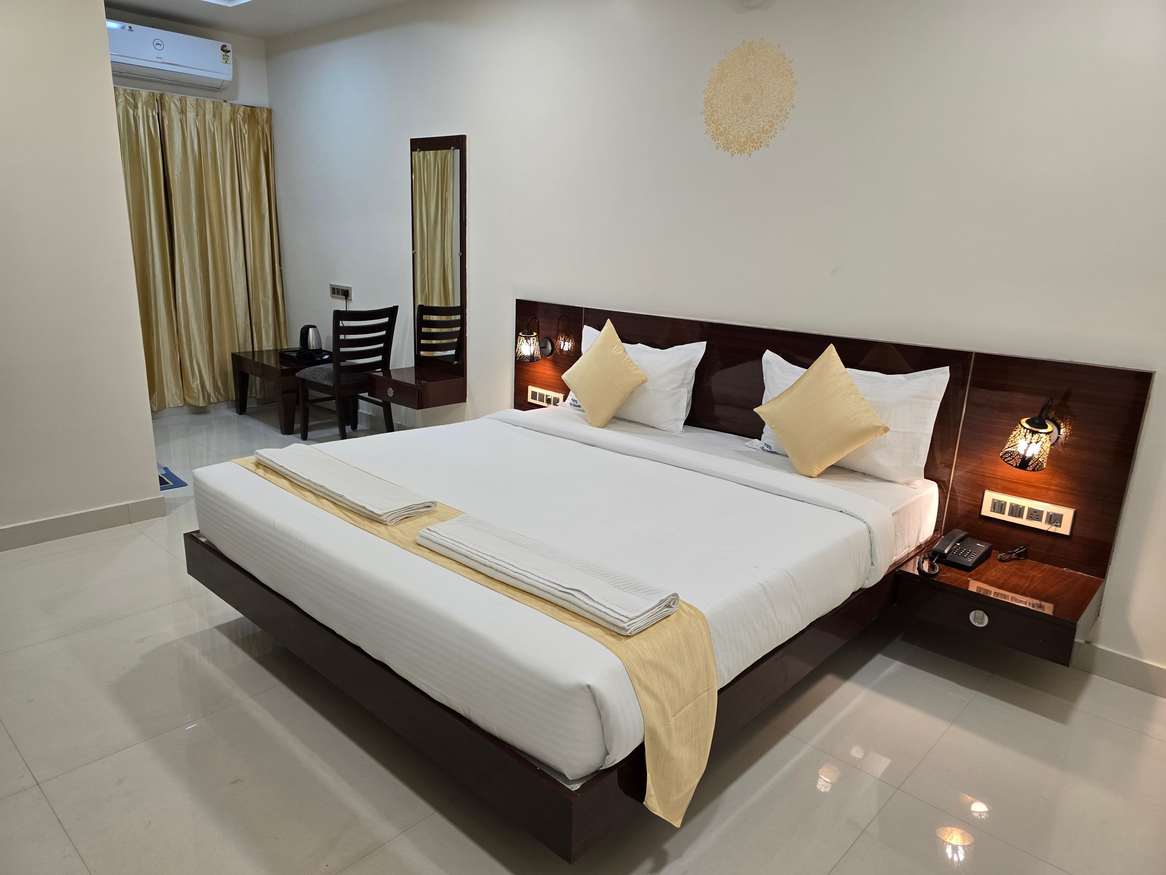 Hotel Itagi Square, Bijapur - Tap to explore photos