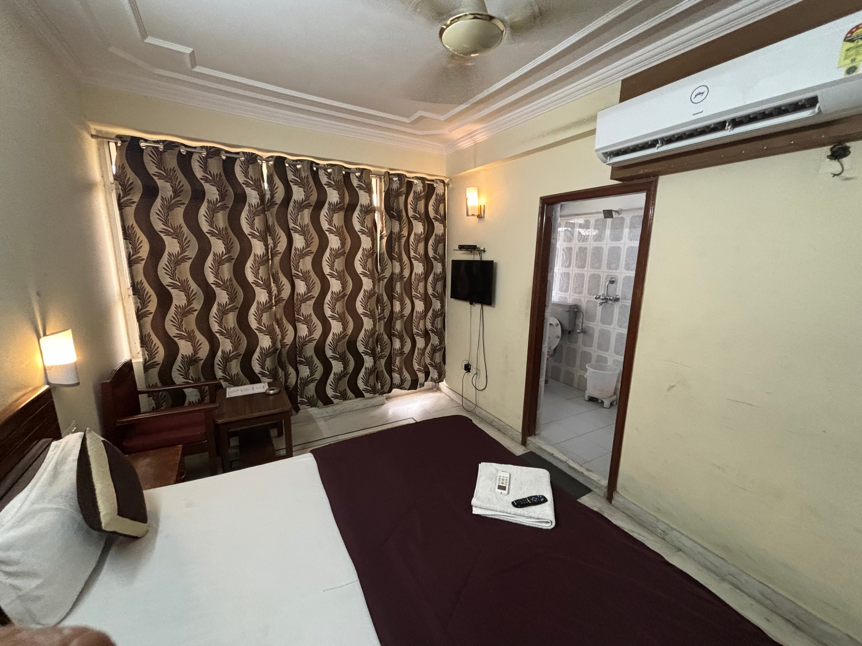 Hotel Siddhi Vinayak - Tap to explore photos