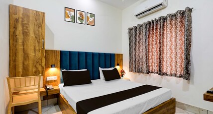 Collection O by OYO Ambedkar Chowk Formerly Hotel Paras Inn Room Type - Super Deluxe Twin Room