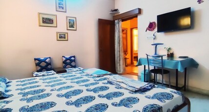 Roots - Pampered stay Room Type - VERONICA Blue