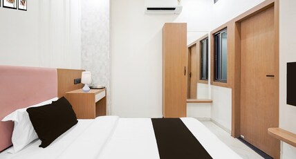 Super Collection O Ujjain Central Railway Junction Formerly Hotel Jai Jagdish Room Type - Premium