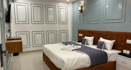 Hotel Cosmopolitan Room Type - Deluxe Room
