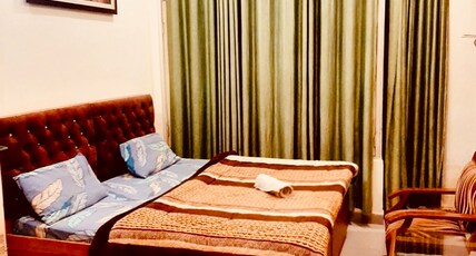 Qube House BNB Room Type - Deluxe Double Room