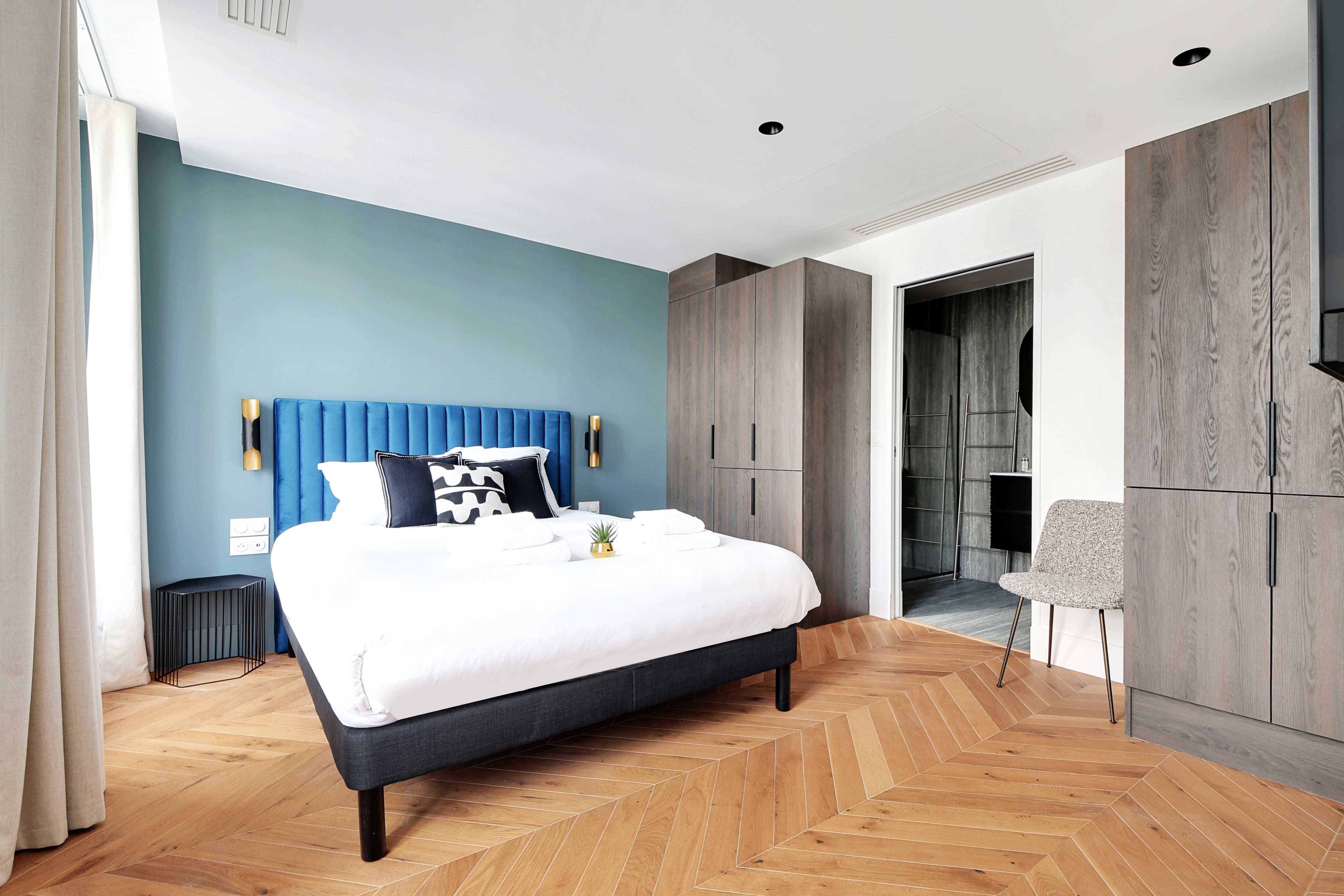 Luxurious apartment - 3BR/8P - Opera - Tap to explore photos