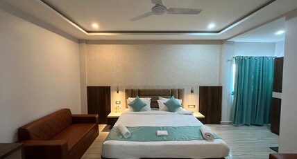 HOTEL D ROYAL PALM Room Type - Royal Executive Club (Premium Room)