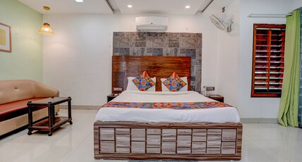 FabHotel Vardhan House I - Nr. Baner Hills Room Type - Deluxe Room FabHotel Vardhan House I - Nr. Baner Hills Room Type - Deluxe Room