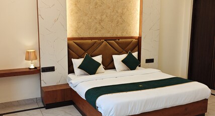 SHRI HARI TRIVENI SANGAM Room Type - Super Deluxe - Sangam View
