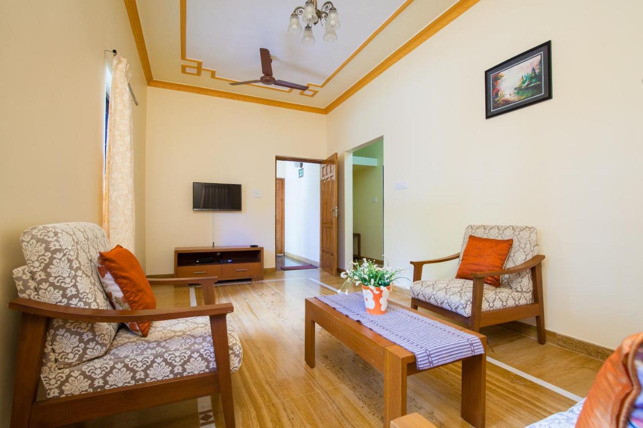 Mistral Holidays Apartment | Rooms & Caretaker - Tap to explore photos