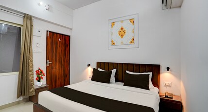 OYO Collection O Prayag Railway Junction Room Type - Classic