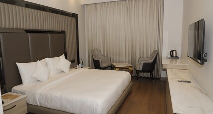 M S VICTORIA Room Type - Deluxe