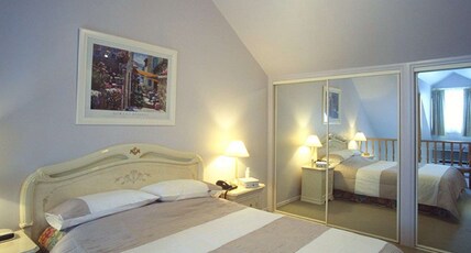 Best Western Plus The Tudor-Box Hill Room Type - 1 Queen Bed, Non-Smoking, Executive Room, Jetted Tub, Loft, Cable Tv, Wi-Fi Best Western Plus The Tudor-Box Hill Room Type - 1 Queen Bed, Non-Smoking, Executive Room, Jetted Tub, Loft, Cable Tv, Wi-Fi