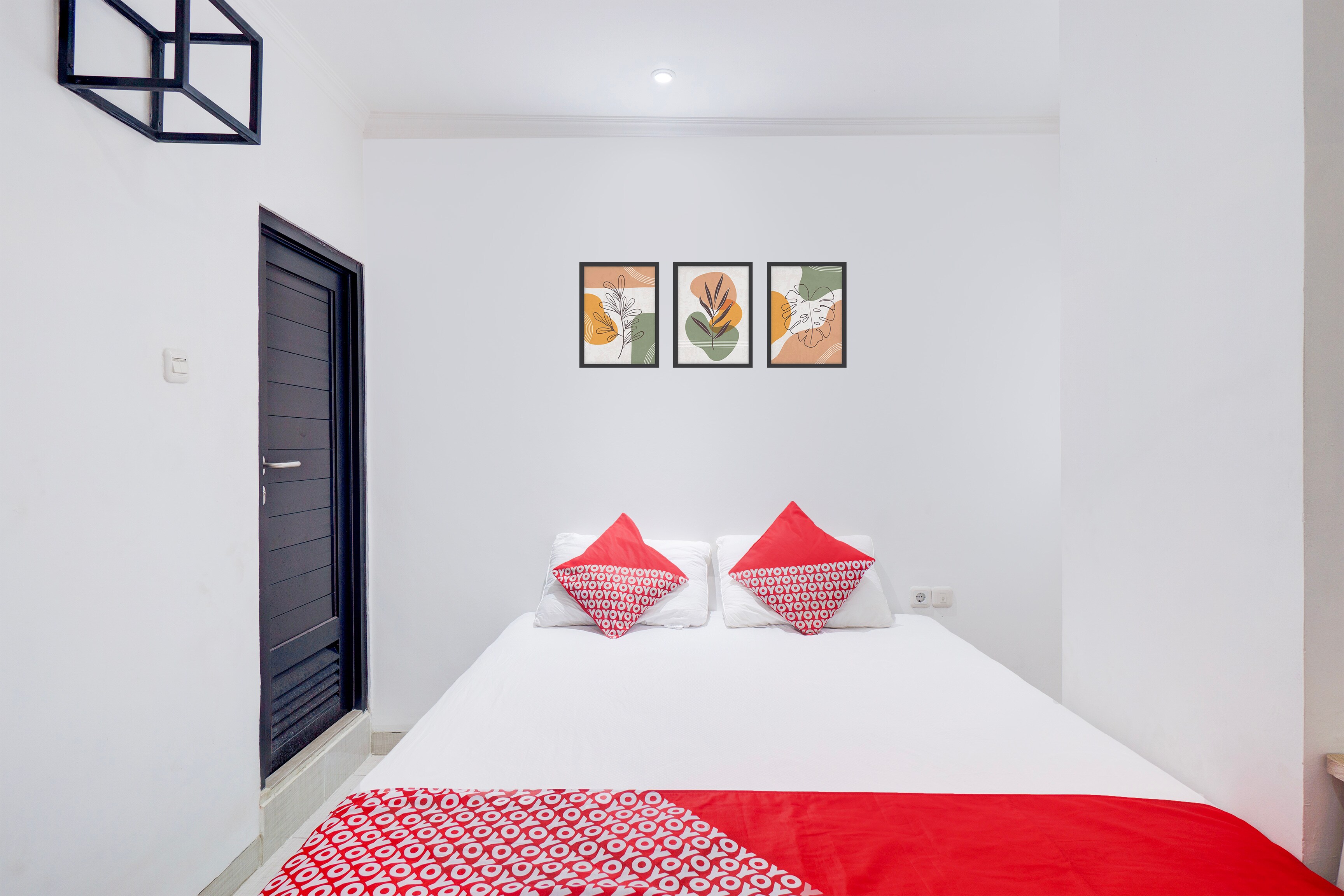 Townhouse Oak Ancol - Tap to explore photos
