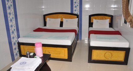 Hotel Senthil Murugan Lodge Room Type - AC Triple bed room