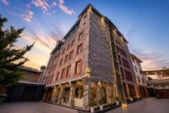 Hotel Shady Oaks