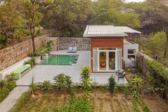Private Cabin with Pool Lawn Sheesham Lane