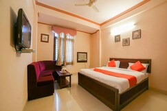 Rooms of HOTEL MAYUR DEUXE Near Bhaisali Metro & Bus Stand