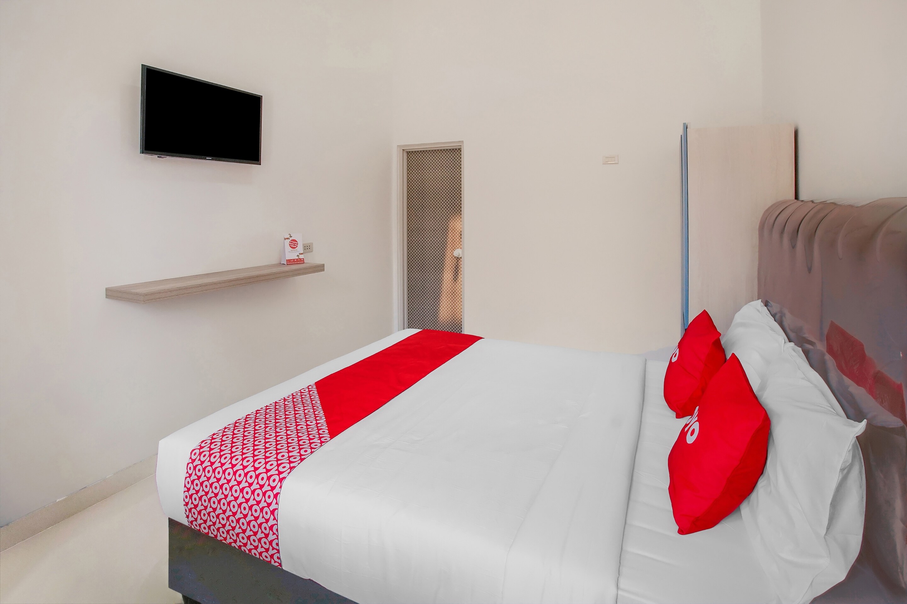 Hotel O Wisma Bambu Syariah - Tap to explore photos