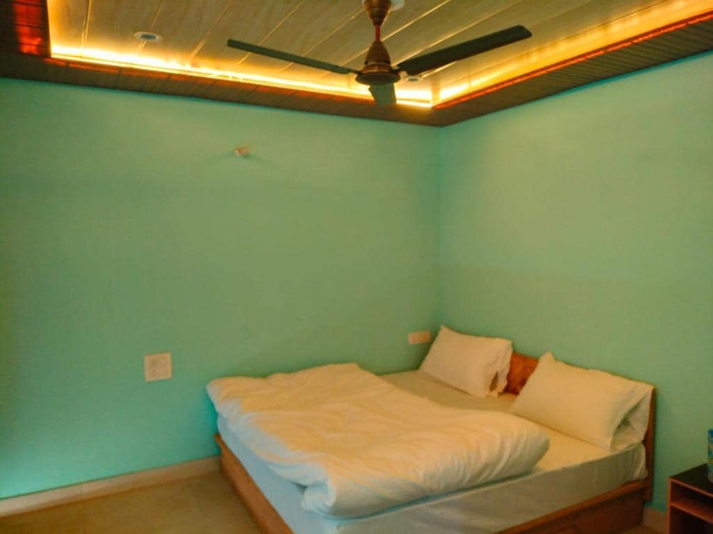 Shree Neelkanth Resort - Tap to explore photos