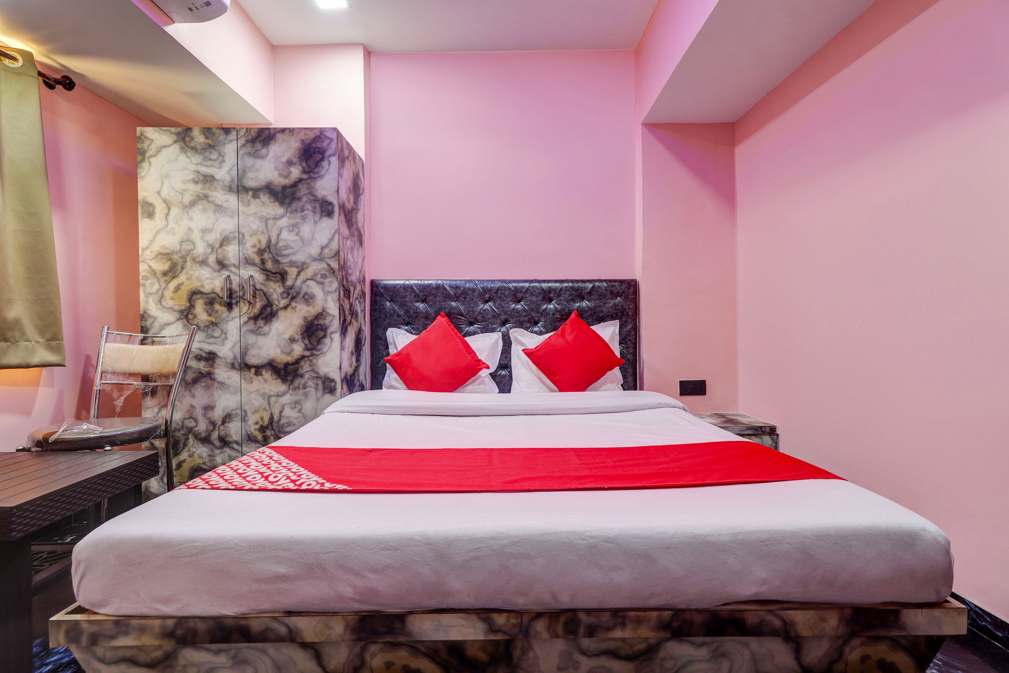 Hotel O Kirtiraj Lodging and Boarding - Tap to explore photos