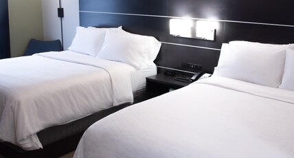 Holiday Inn Express Hotel & Suites Conover - Hickory Area Room Type - 2 Double Beds Standard Mobil Access Tub