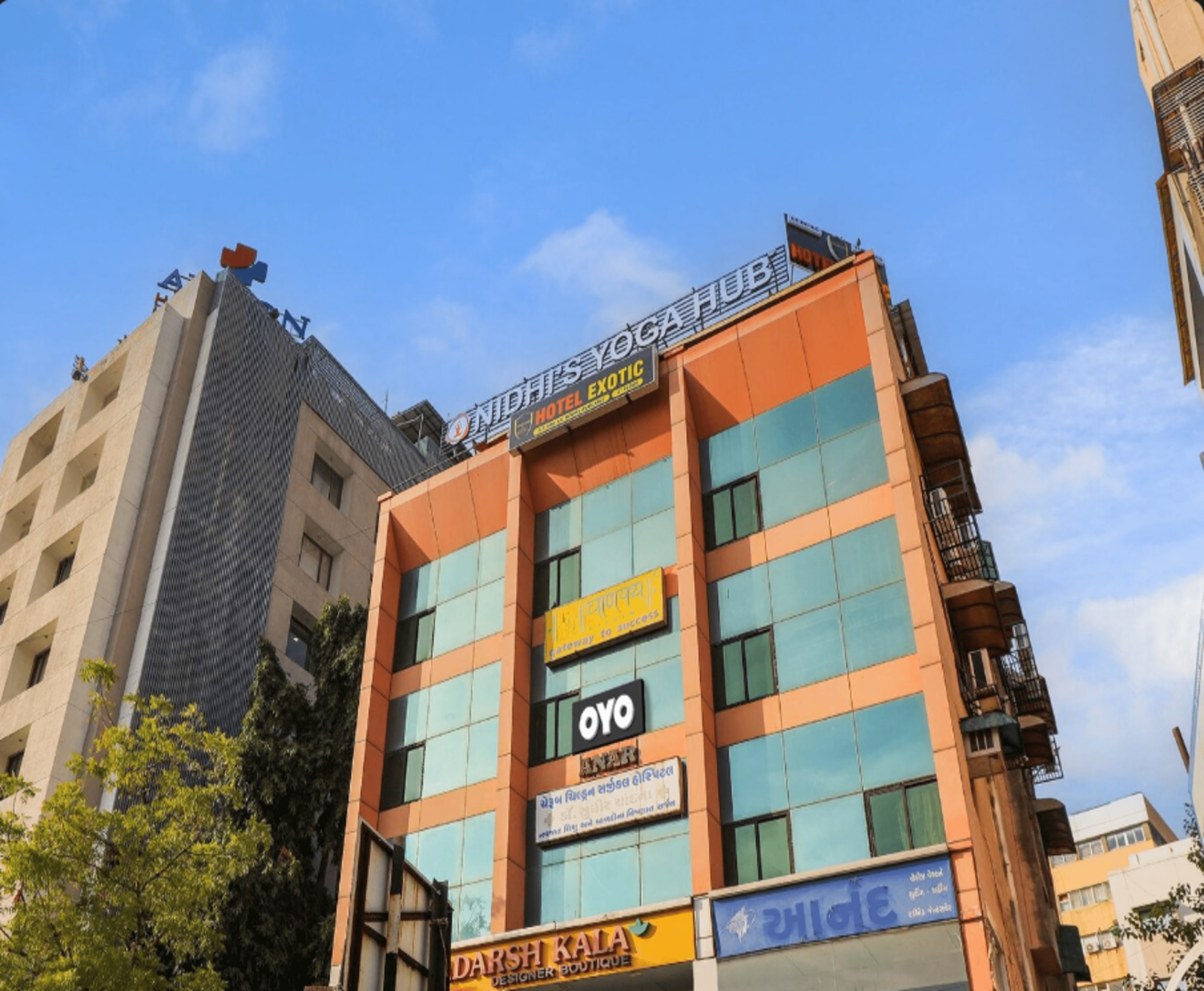 Hotel Exotic - Tap to explore photos