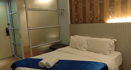 Collection O Near Tanjung Batu Formerly 4orty Inn Room Type - Standard Queen