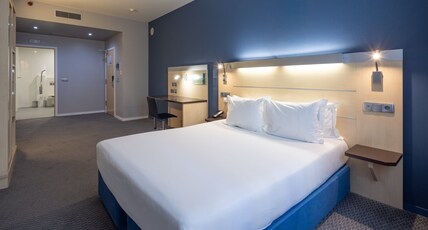 Holiday Inn Express PORTO - EXPONOR Room Type - 1 Double Standard Accessible with Free Breakfast