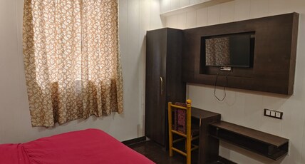 Hotel opm and restaurant Room Type - Bedroom 6