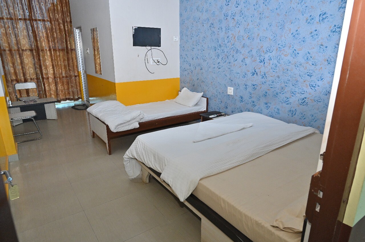 Hotel Krishnam Resort - Tap to explore photos