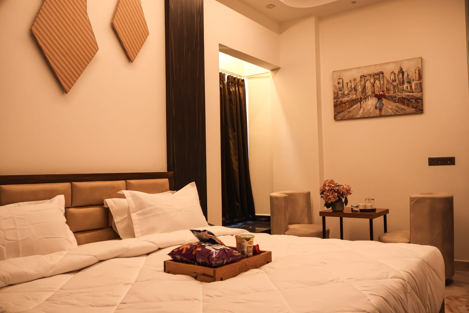 The Glam - Tap to explore photos