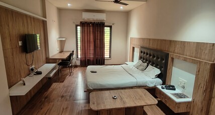 Hotel Sharda Regency Room Type - Suite Room