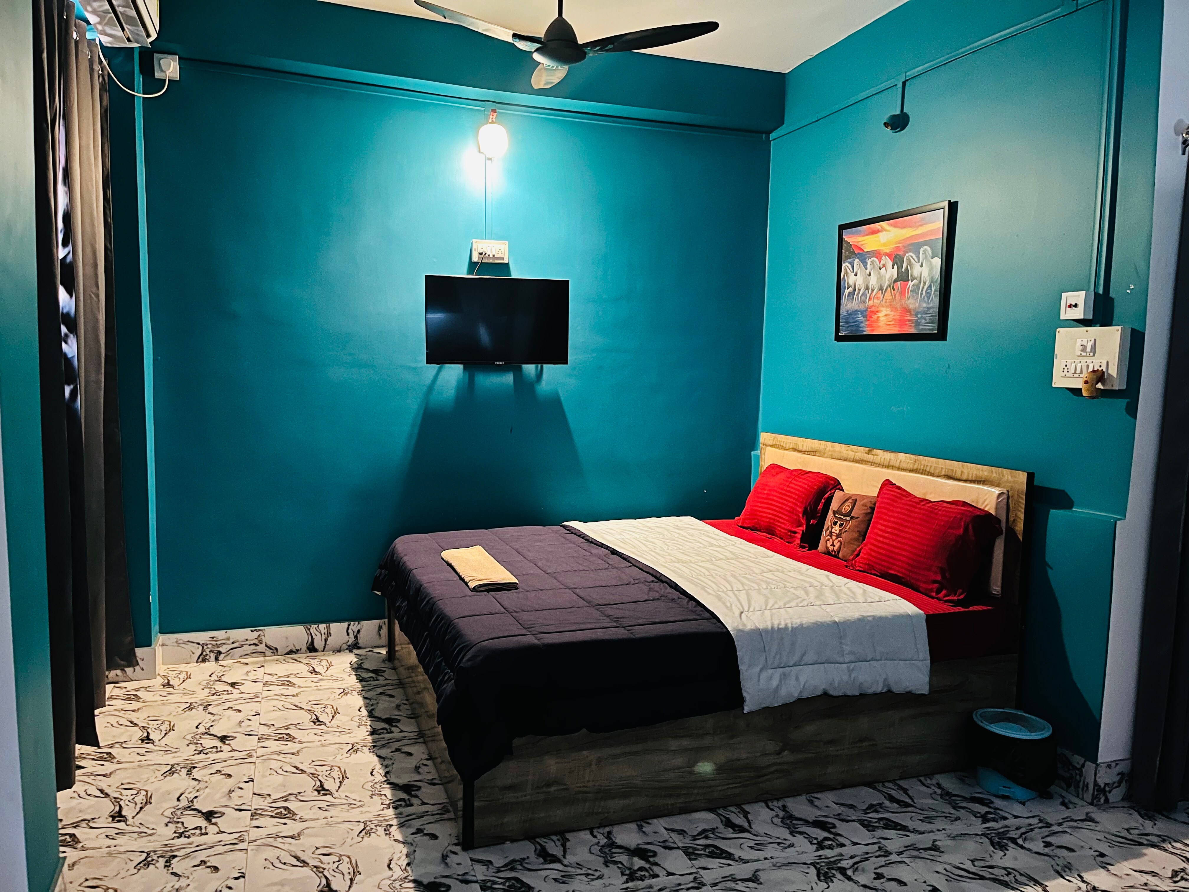 Solace Suites - Tap to explore photos