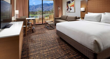 DoubleTree by Hilton Hotel Golf Resort Palm Springs Room Type - 1 KG VIEW W FIRE PIT PATIO